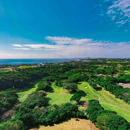 Motobu Green Park And Golf Course Buitenkant foto