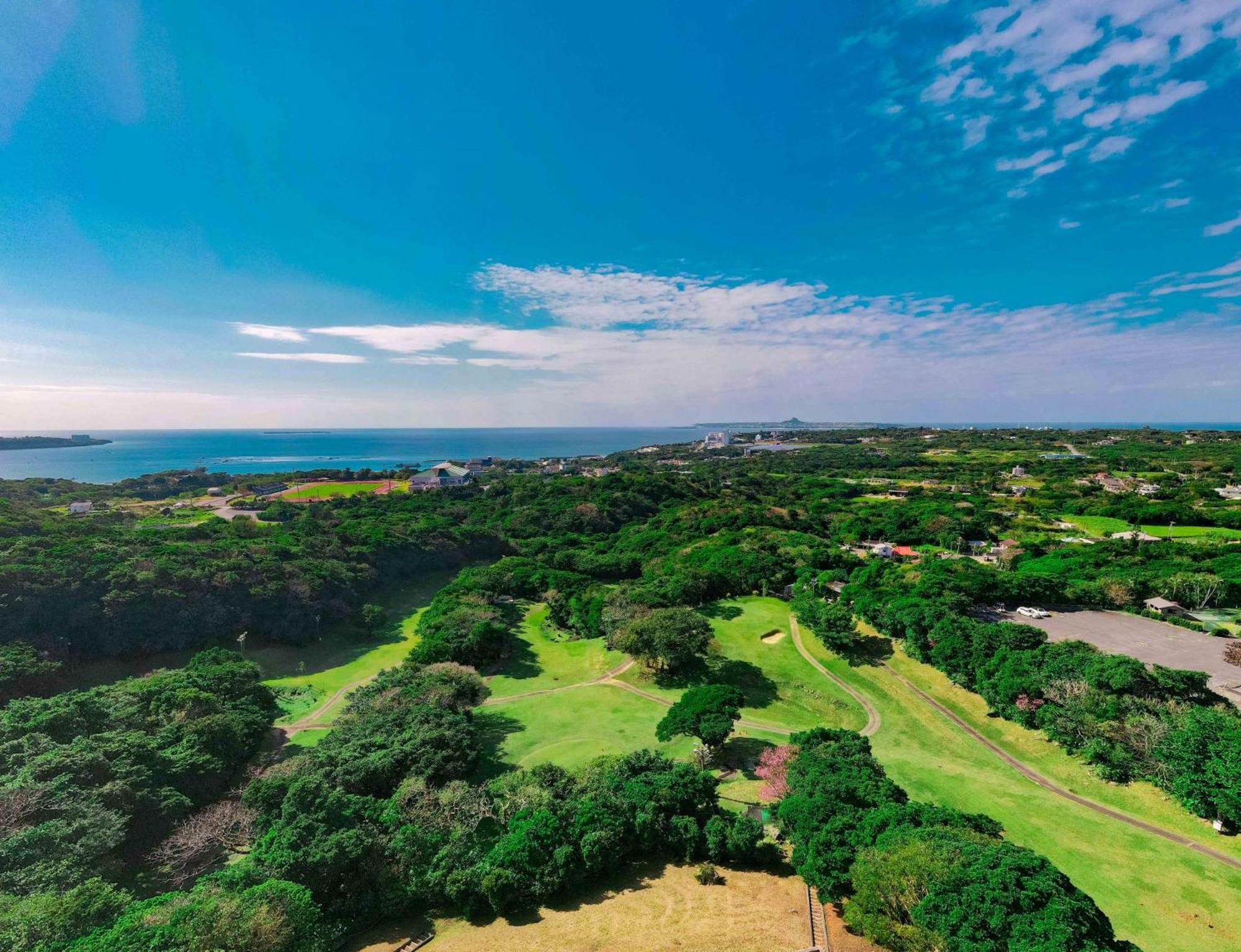 Motobu Green Park And Golf Course Buitenkant foto