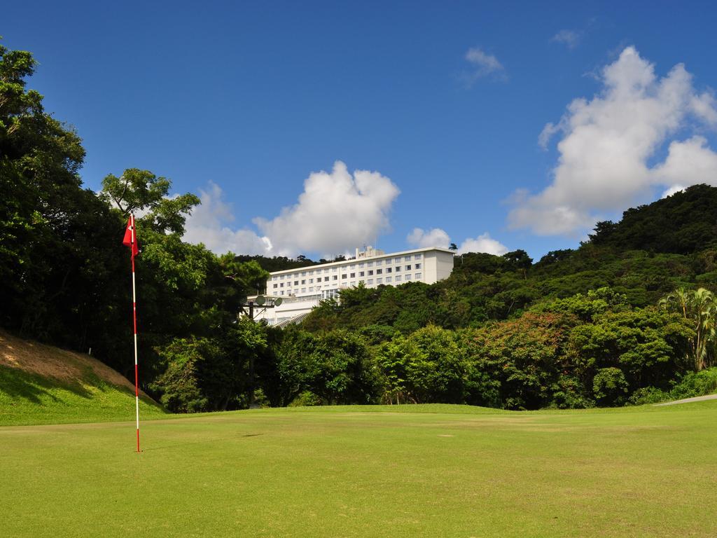 Motobu Green Park And Golf Course Buitenkant foto
