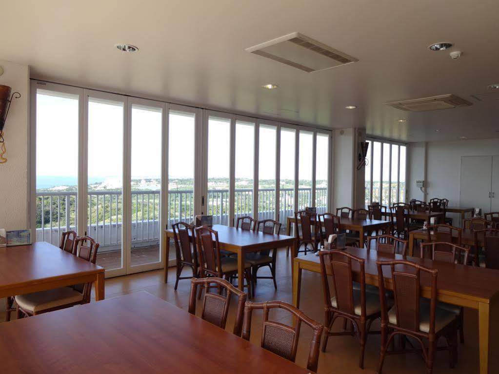 Motobu Green Park And Golf Course Buitenkant foto