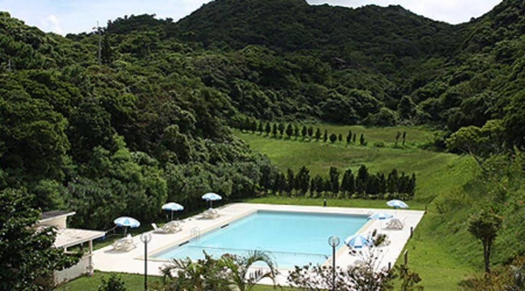 Motobu Green Park And Golf Course Buitenkant foto